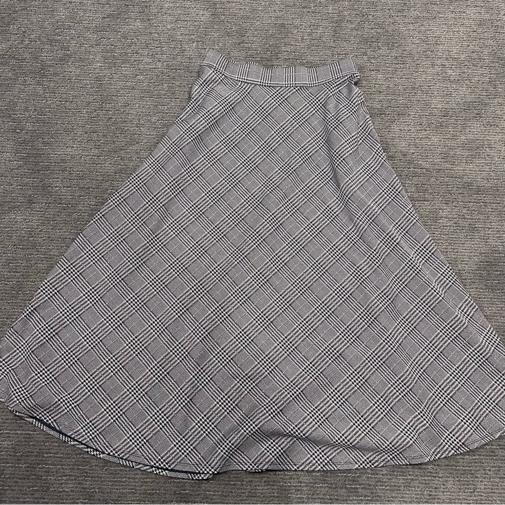 Halara blue & white Plaid Flared Women's Skirt size M